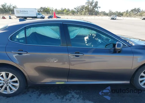 2020 Toyota Camry Le from USA, damaged, VIN 4T1C11AK0LU347370